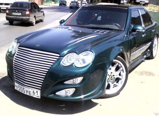 Illustration for article titled Mercedes Benz Continues Gaudy Russian Customization Trend